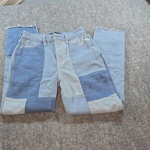 Hollister Patchwork Mom Jeans Ultra High Rise Raw Hem Womens Size 0R